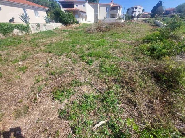 Građevinsko zemljište Prodaje se građevinsko zemljište u Banjolama