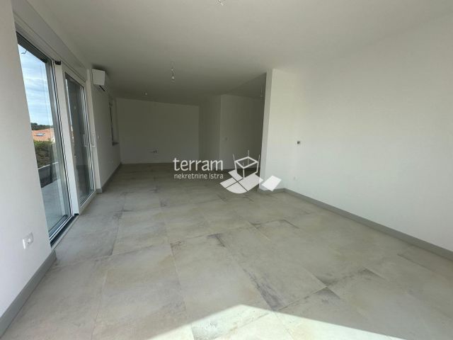 Istra, Medulin, Banjole okolica, stan sa bazenom, 130m2, 3SS+DB, vrt, NOVO!! #prodaja
