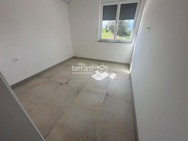 Istra, Medulin, Banjole okolica, stan sa bazenom, 130m2, 3SS+DB, vrt, NOVO!! #prodaja