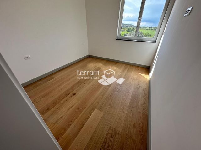 Istra, Medulin, Banjole okolica, stan sa bazenom, 130m2, 3SS+DB, vrt, NOVO!! #prodaja