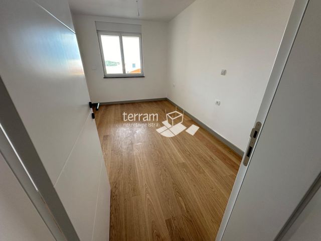 Istra, Medulin, Banjole okolica, stan sa bazenom, 110m2, 3SS+DB, vrt, NOVO!! #prodaja
