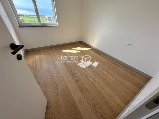Istra, Medulin, Banjole okolica, stan sa bazenom, 110m2, 3SS+DB, vrt, NOVO!! #prodaja