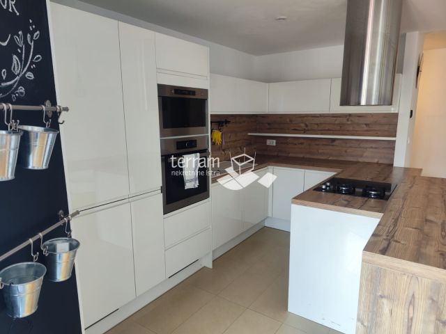 Istra, Pula, stan 122m2, 3SS+DB, TOP LOKACIJA, garaža #prodaja